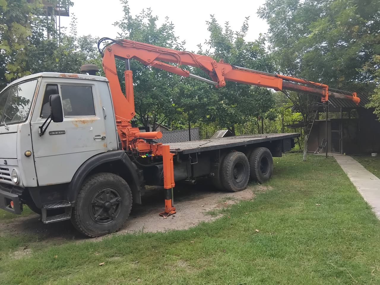 Վաճառվում է. Հեռ.: