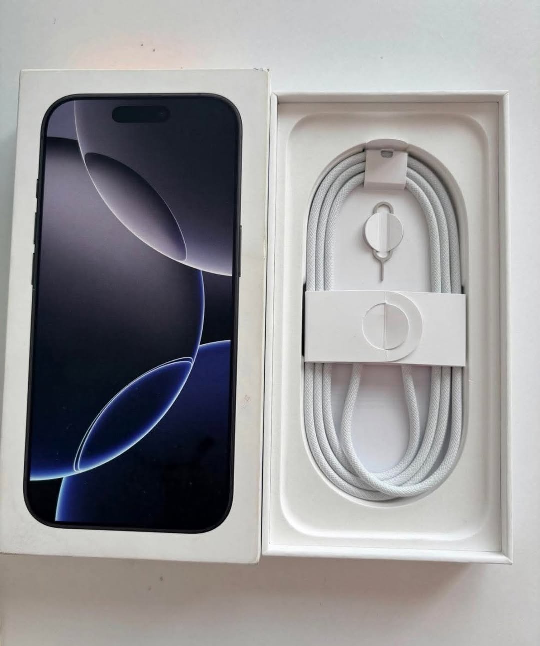 iPhone'un orijinal yeni kablosu 40 liraya varlıklıdır.