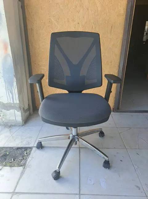 Office computer chairs for sale urgently. Chairs
