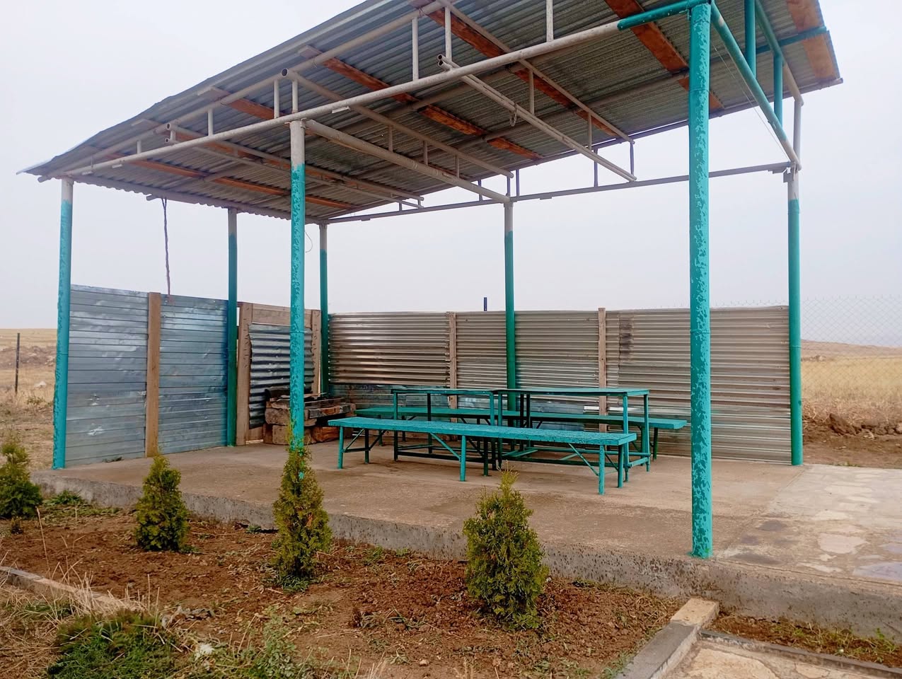 Torpaq sahəsi Abovyan-da, 1300 kv.m, hasarlı