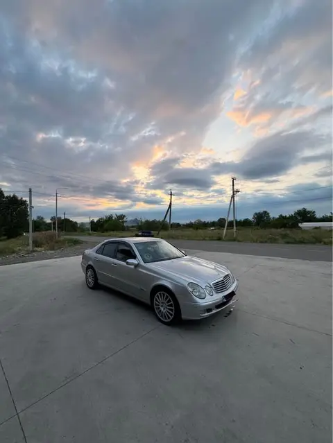 Mercedes-Benz E-Класс 2003