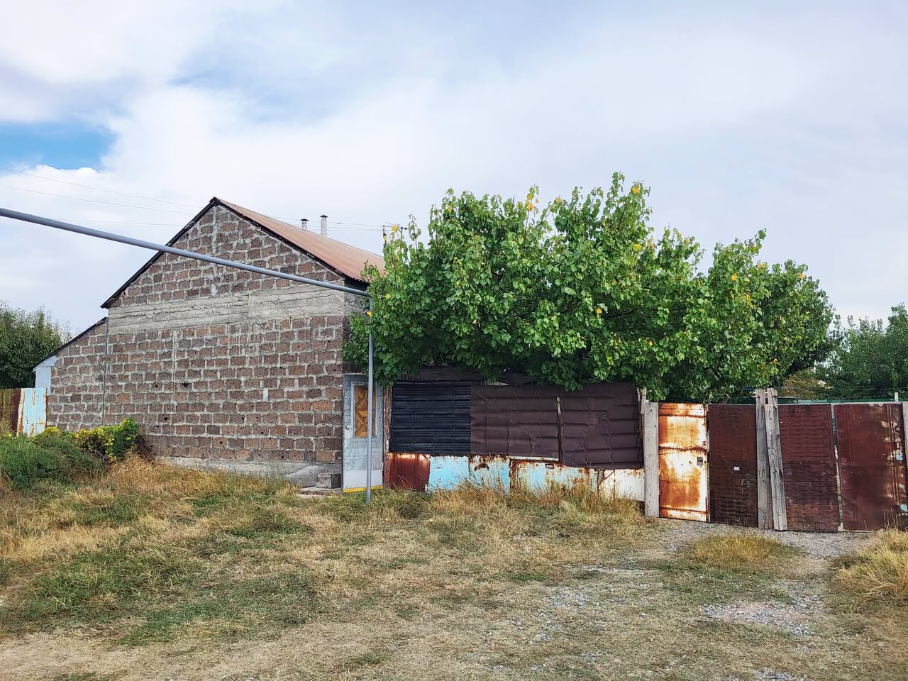 Ev, Artaşat