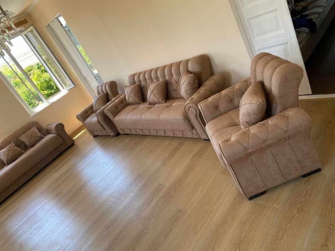 Kahverengi koltuk takımı ile divan seti