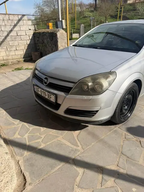 Opel 2004