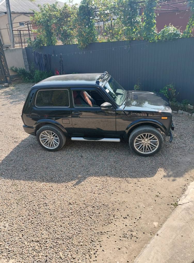 Lada 2107, 2003 model year.