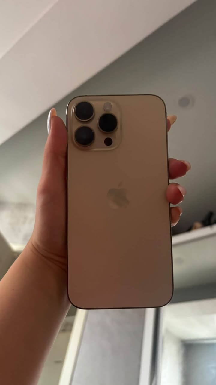 iPhone 14 Pro Max, locked to a carrier