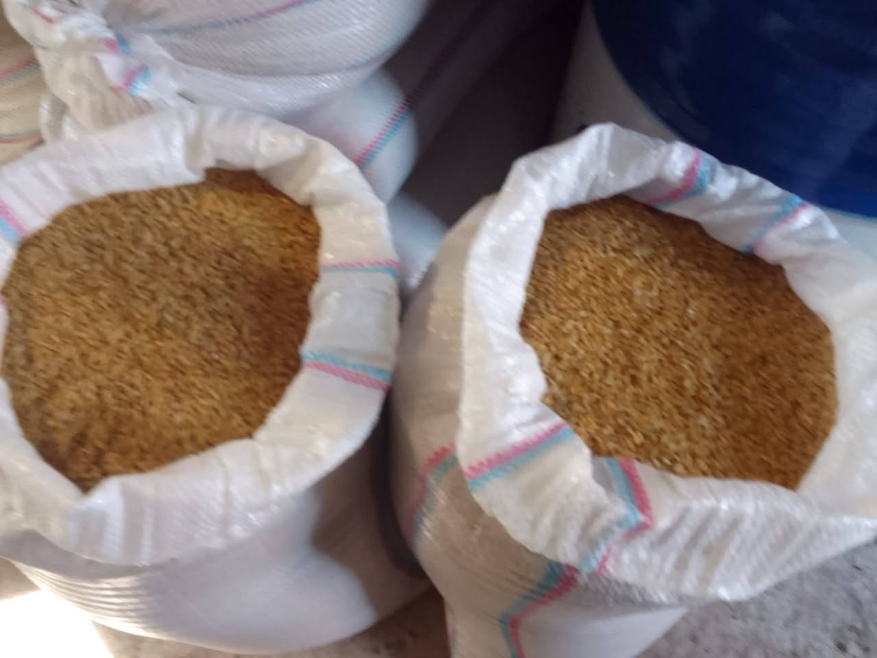 Ahaltsihe'de arpa satılır, fiyatı 70 tetri - 0.7₾