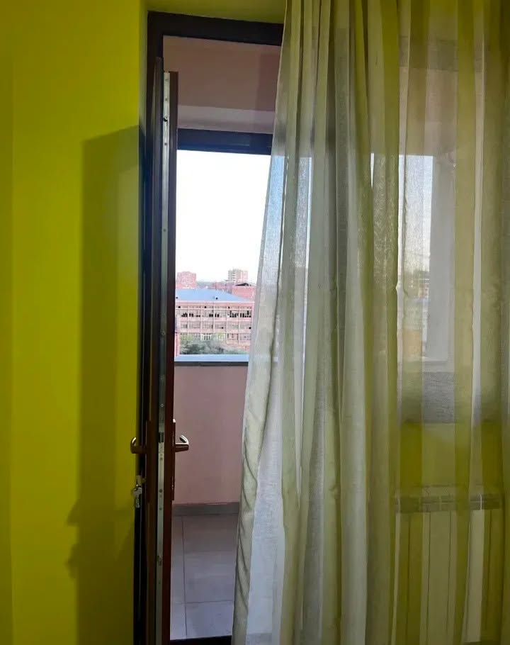 Rieltor 3-otaqlı mənzil, Avestis Aharonyan küçəsi. — 470,000֏