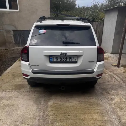 იყიდება ოჯახის მანქანა 5.500$ დეტალებზე დამიკავშირდით