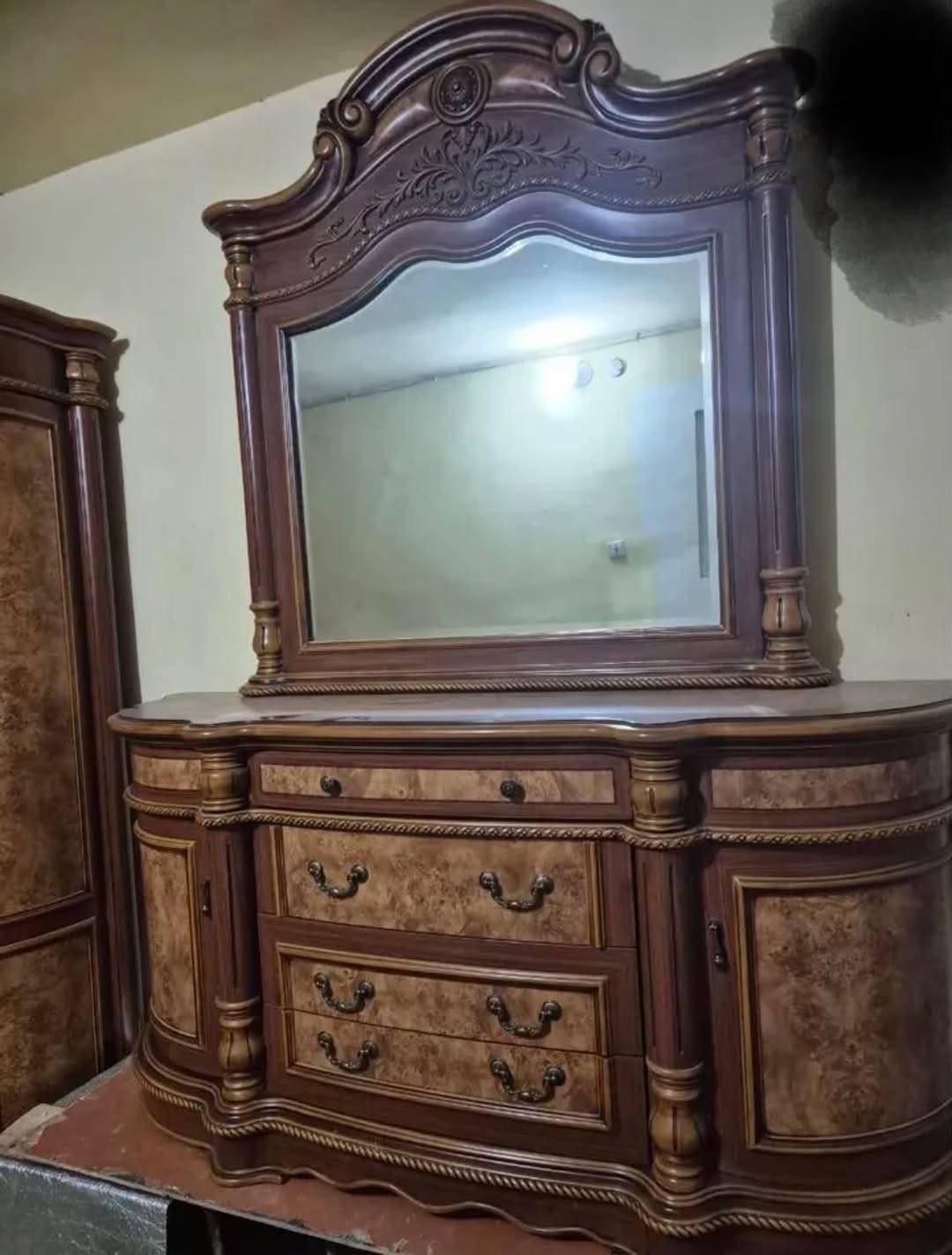 Furniture — 100,000֏