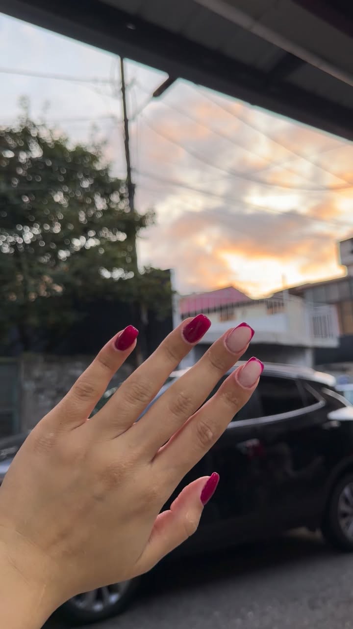 Nail service in Batumi