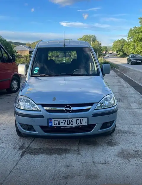 GAZ 2005 automobile model