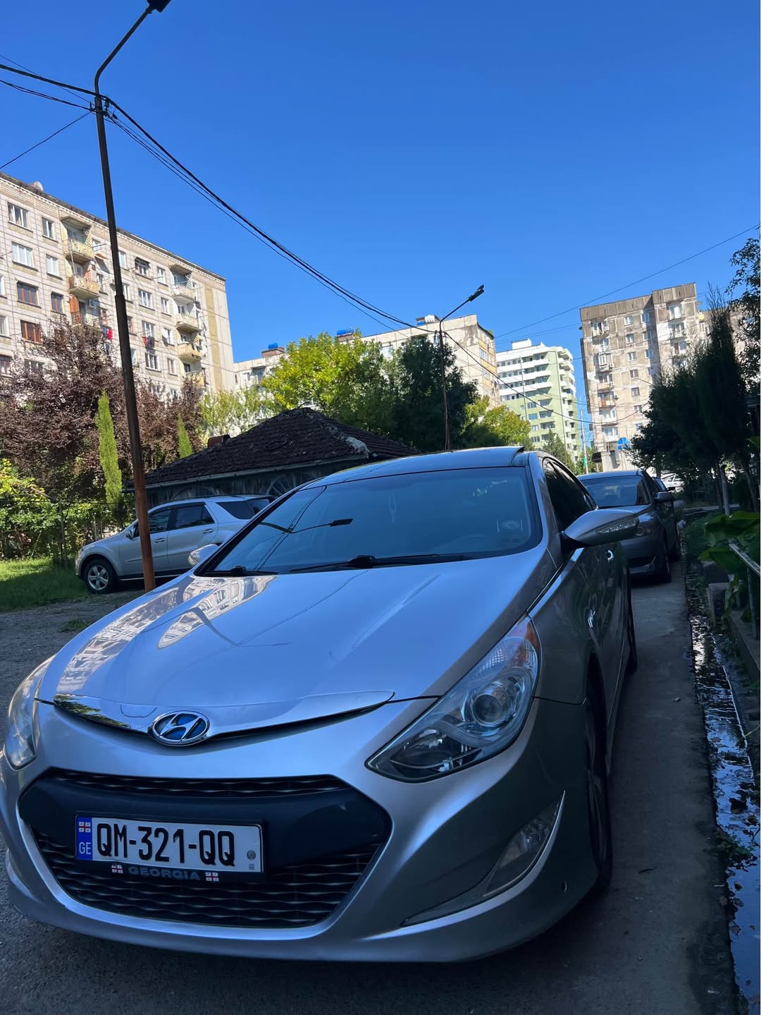 2011 model Hyundai Sonata Hibrit - 4,500$