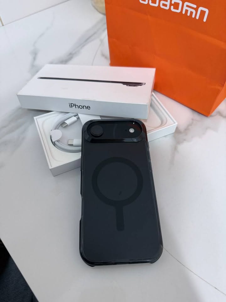 iPhone 17 Air 256GB with box and case