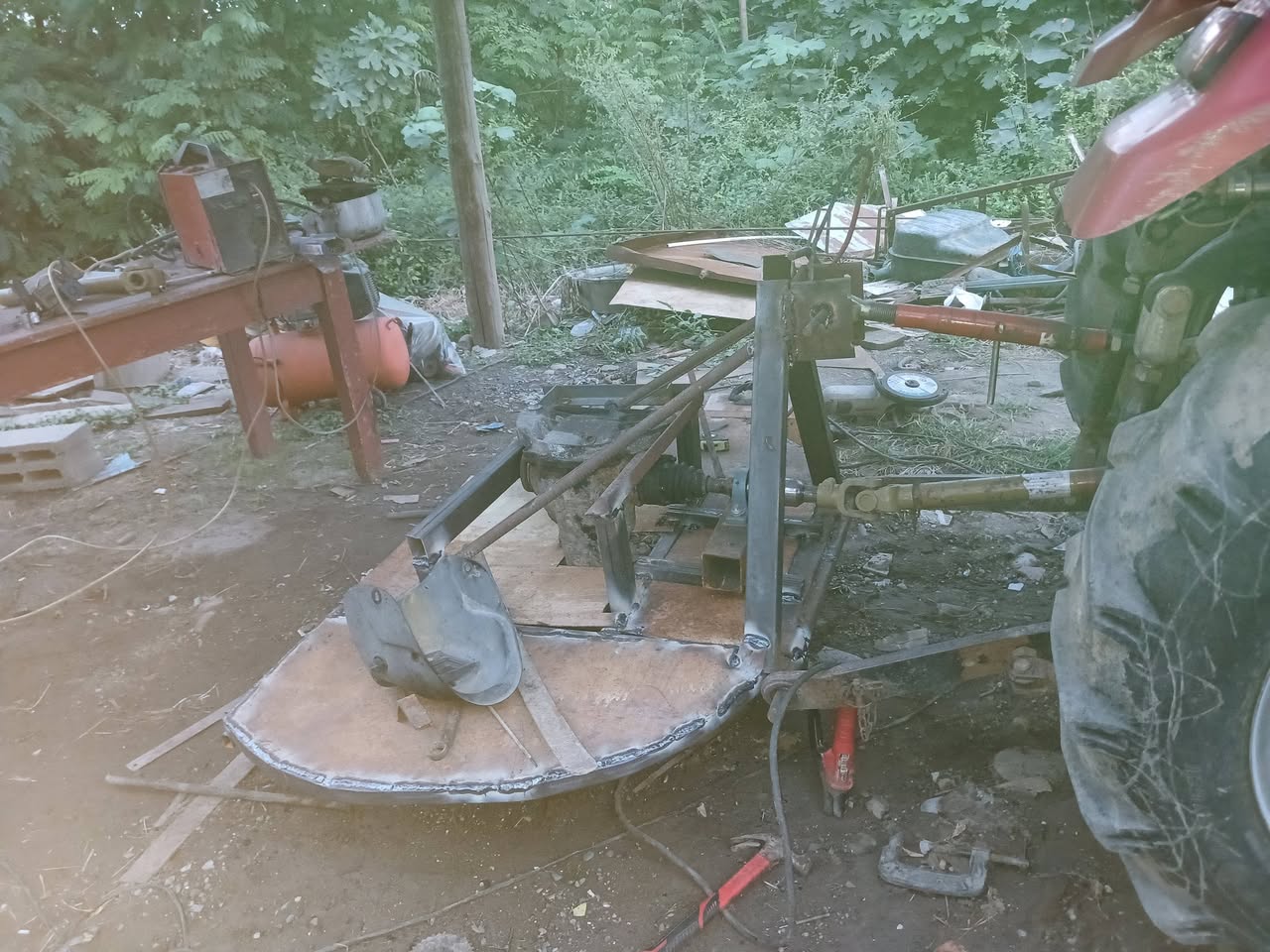 Zincirli çim biçme makinesi 1000 lari lokasyonda satışta