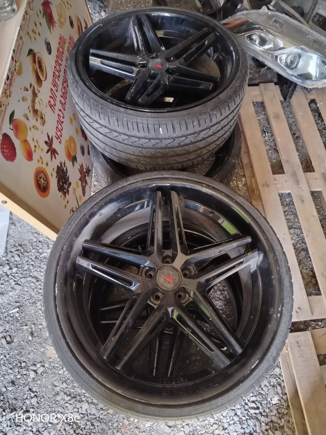 R22 wheels with tyres