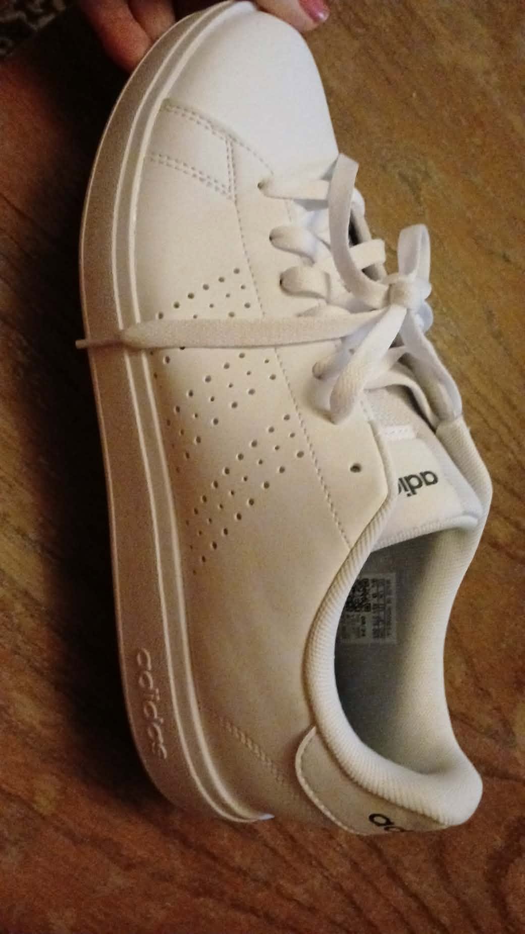 Վաճառվում է Adidas բոտաս 42 չափս, բնօրինակ է