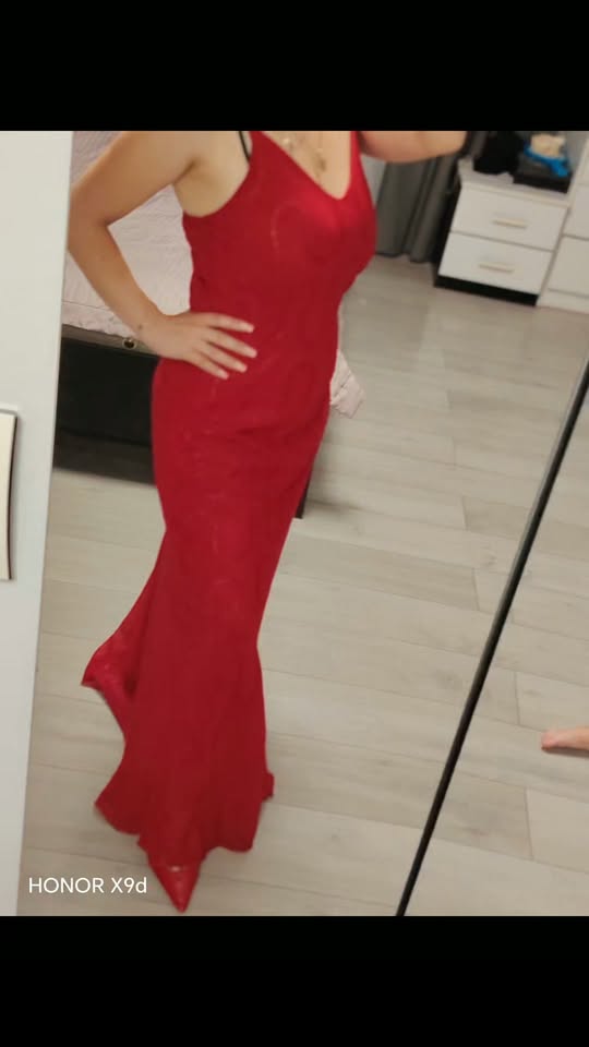 This red dress is so beautiful