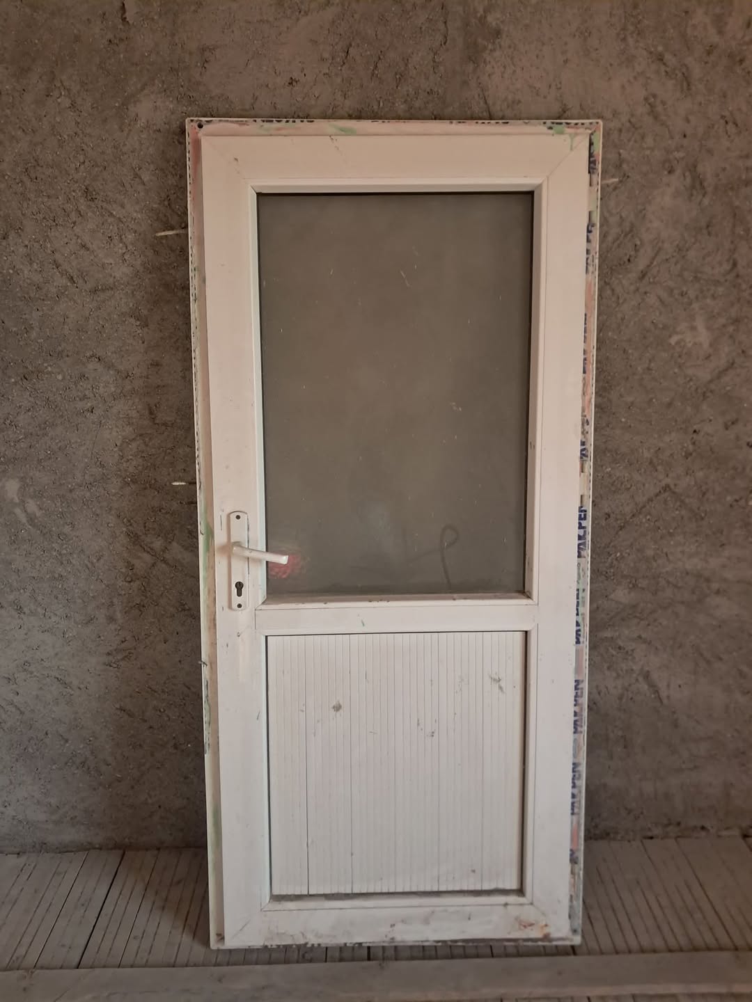 PVC qapı 185x86, qırıqsız