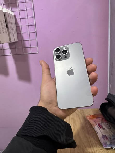 iPhone 15 Pro Max 256GB, 80% battery