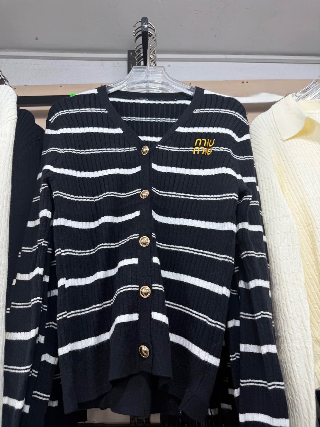 Yeni çanta satılır,ölçü-standart qiyməti 30 lari❤️🛍️