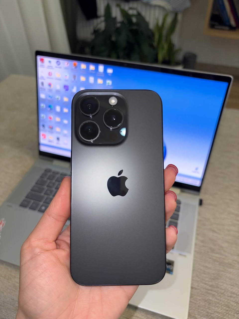 iPhone 15 Pro 128GB Siyah Titan