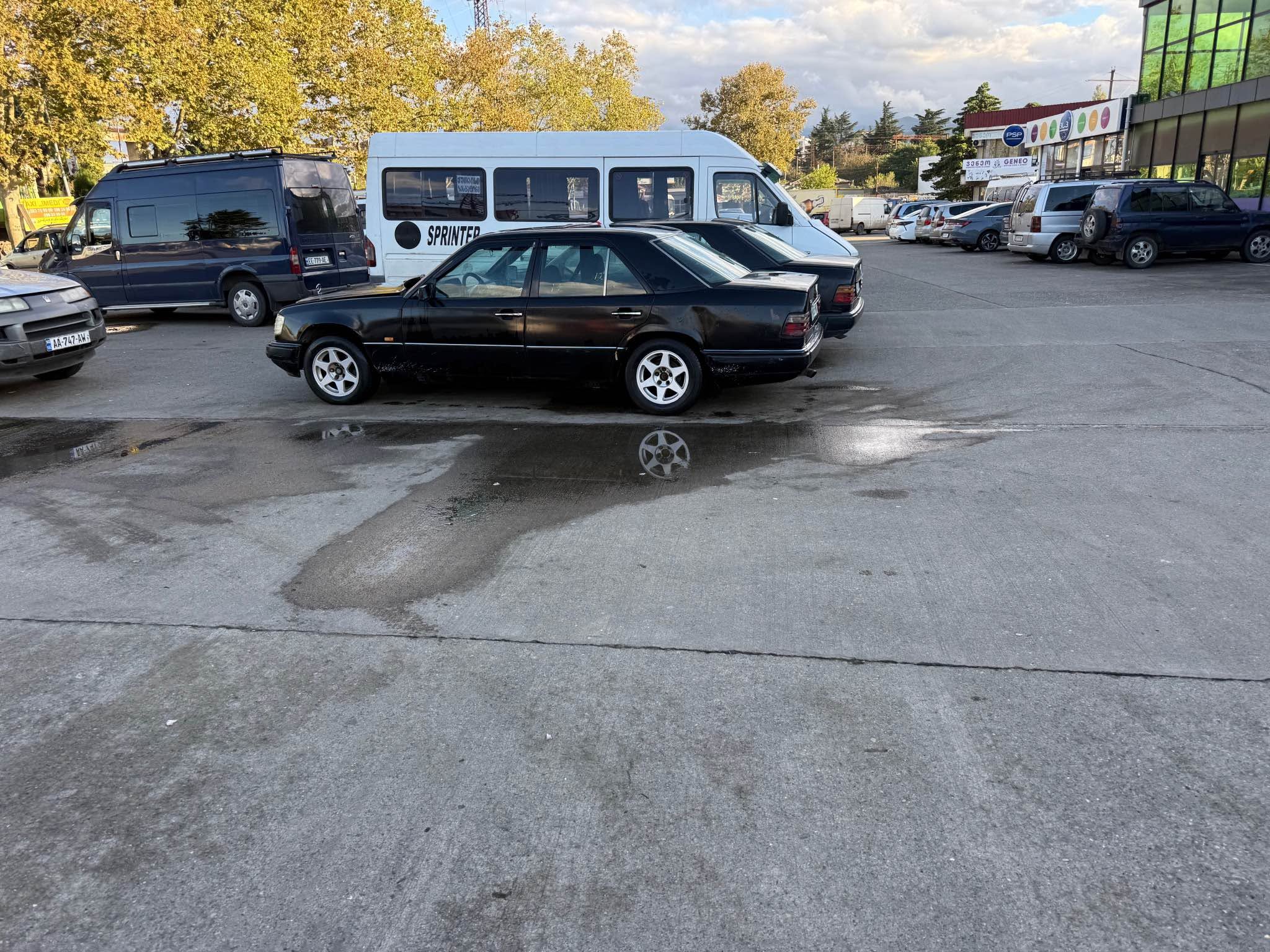 Zestafonda 2.3 qaz benzin, 93 yaş super benzin 2600 lariye satılır