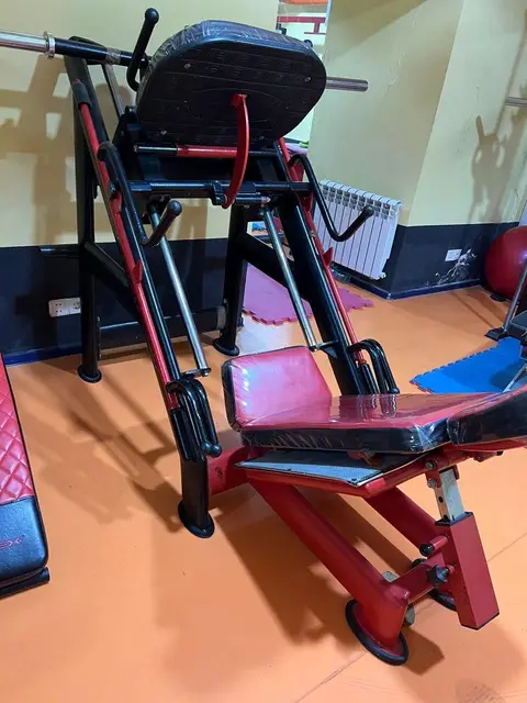 Exercise equipment Leg Press...1000man...In good condition. (2500azn)