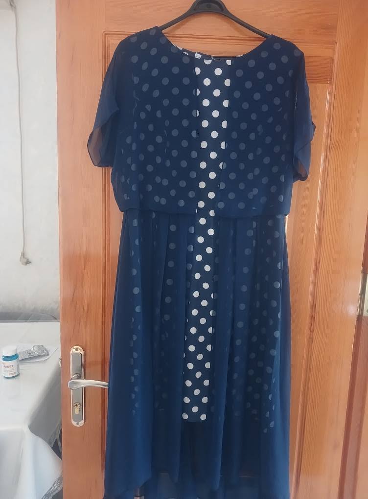 Mavi puantlı donu, bir dəfə geyinilib