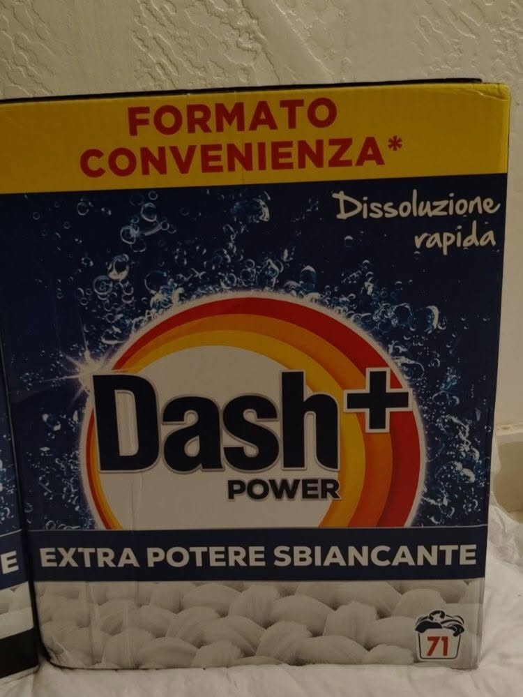 Dash Power çamaşır tozu, 71 yıkama