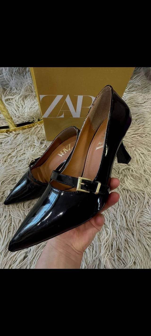 Zara black patent pumps