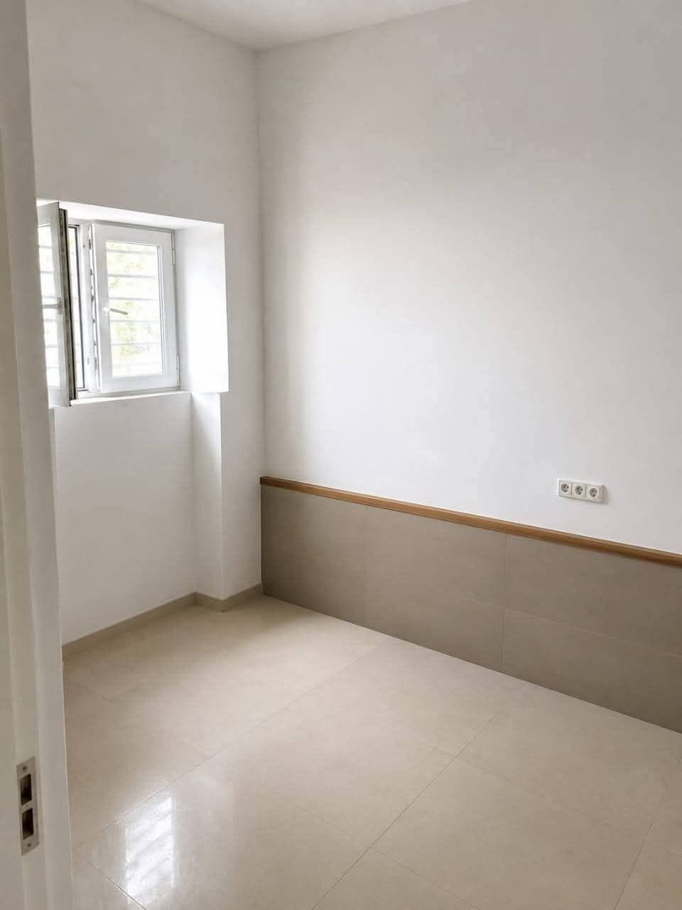 🏢 Վաճառքի է 90 մ² առևտրային շենք