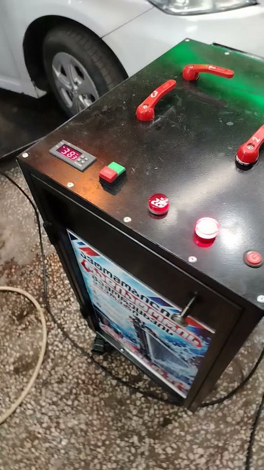 Araçların farlarının ve radyatörlerinin suyla temizlenmesi.