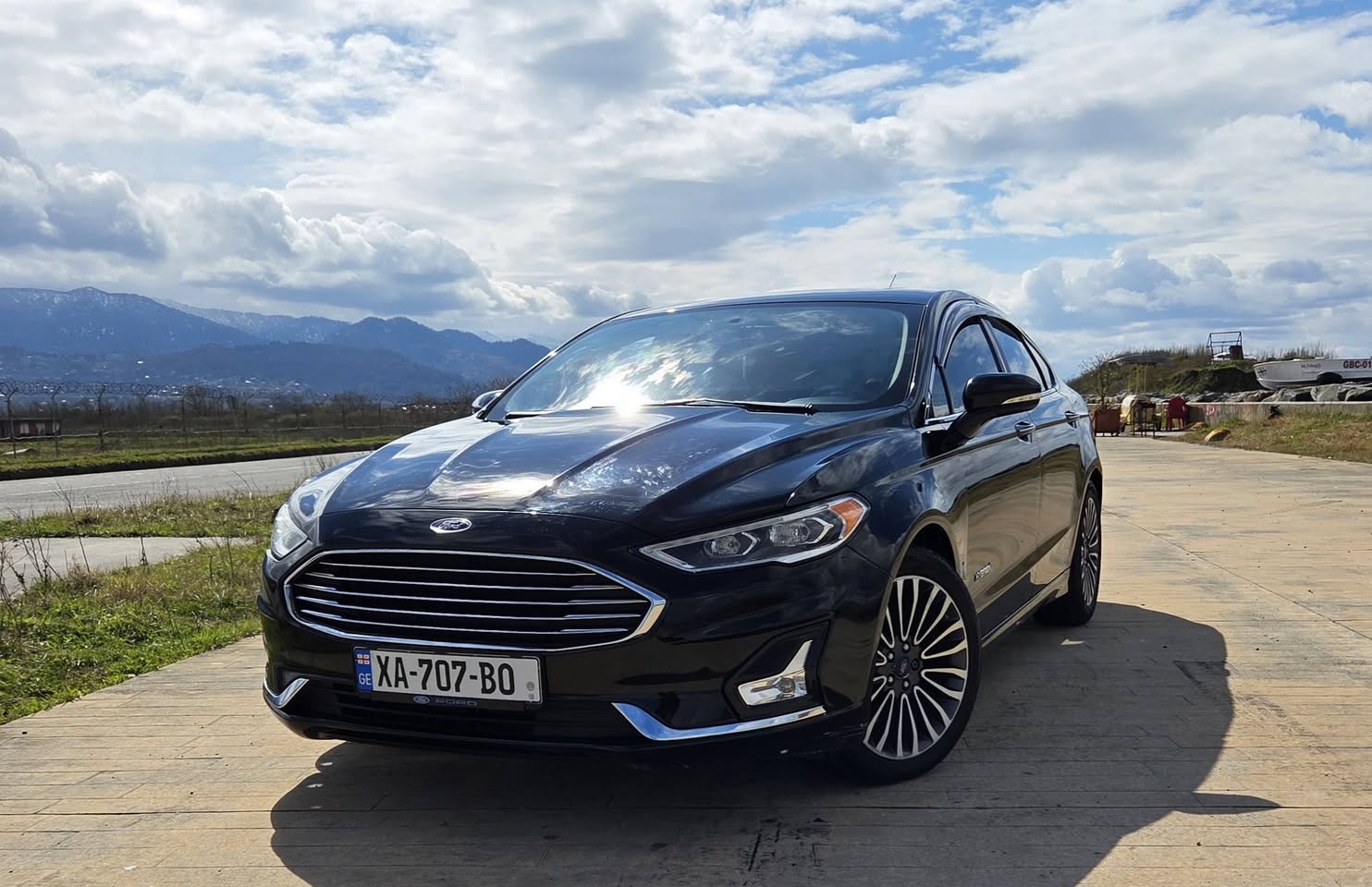 Satılır dəyişir. Qiyməti 9500$ Titanium 194000km