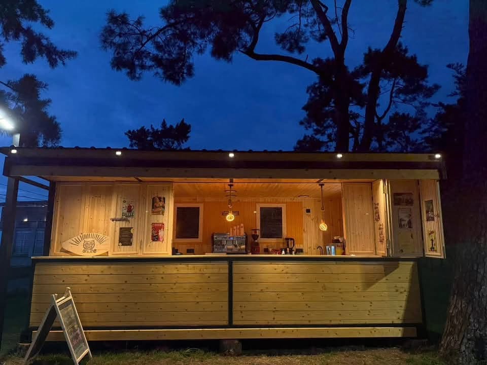 Sunny container 16m² for sale. Interested buyers
