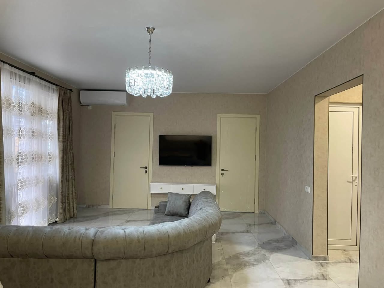 Apartment for rent with two bright rooms - $700