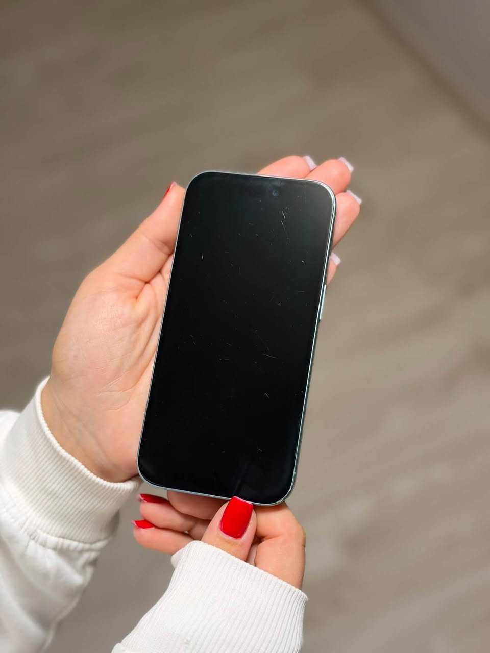 iPhone 16, iCloud locked