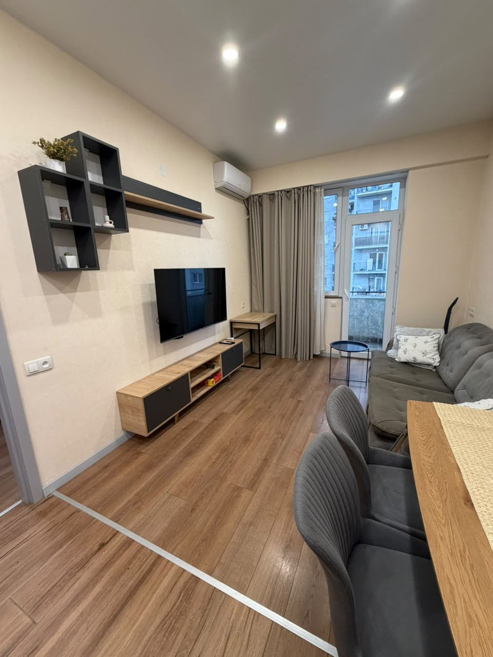 2 oda daire kiraya veriliyor, Tiflis