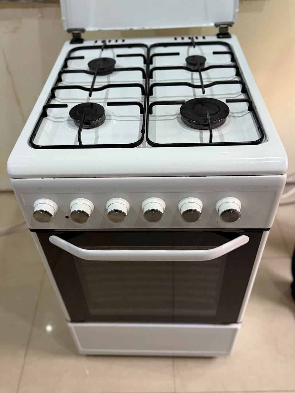 Gas stove with oven, works
