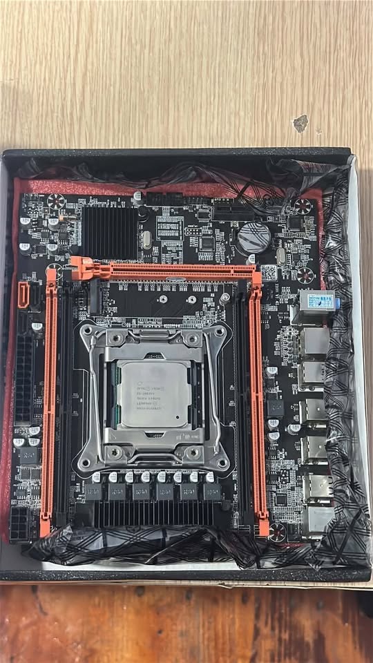 Bütçeye uygun güçlü kombi monitörleri satılır: CPU-XEON — 250₾