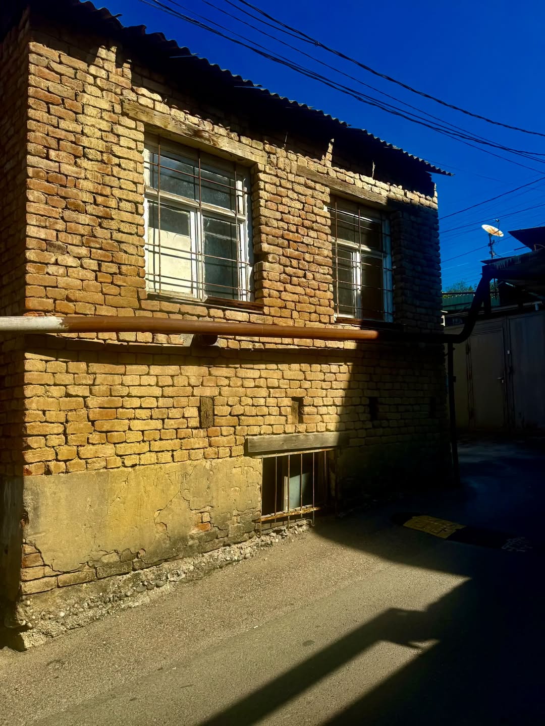 For sale urgently a house in Chugureti 67,000$