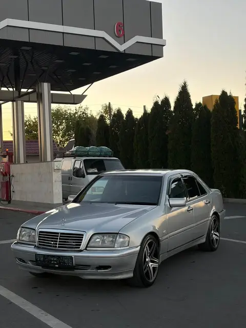 C240 1998 — 5,400$