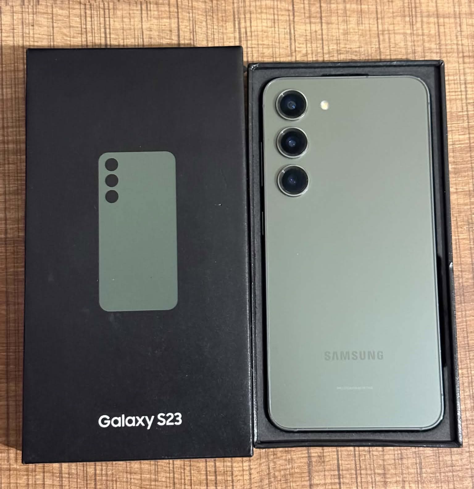 იყიდება Samsung Galaxy S23 (256GB / — 750₾