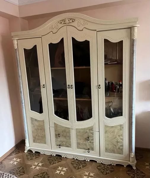 Mebel — 120,000$