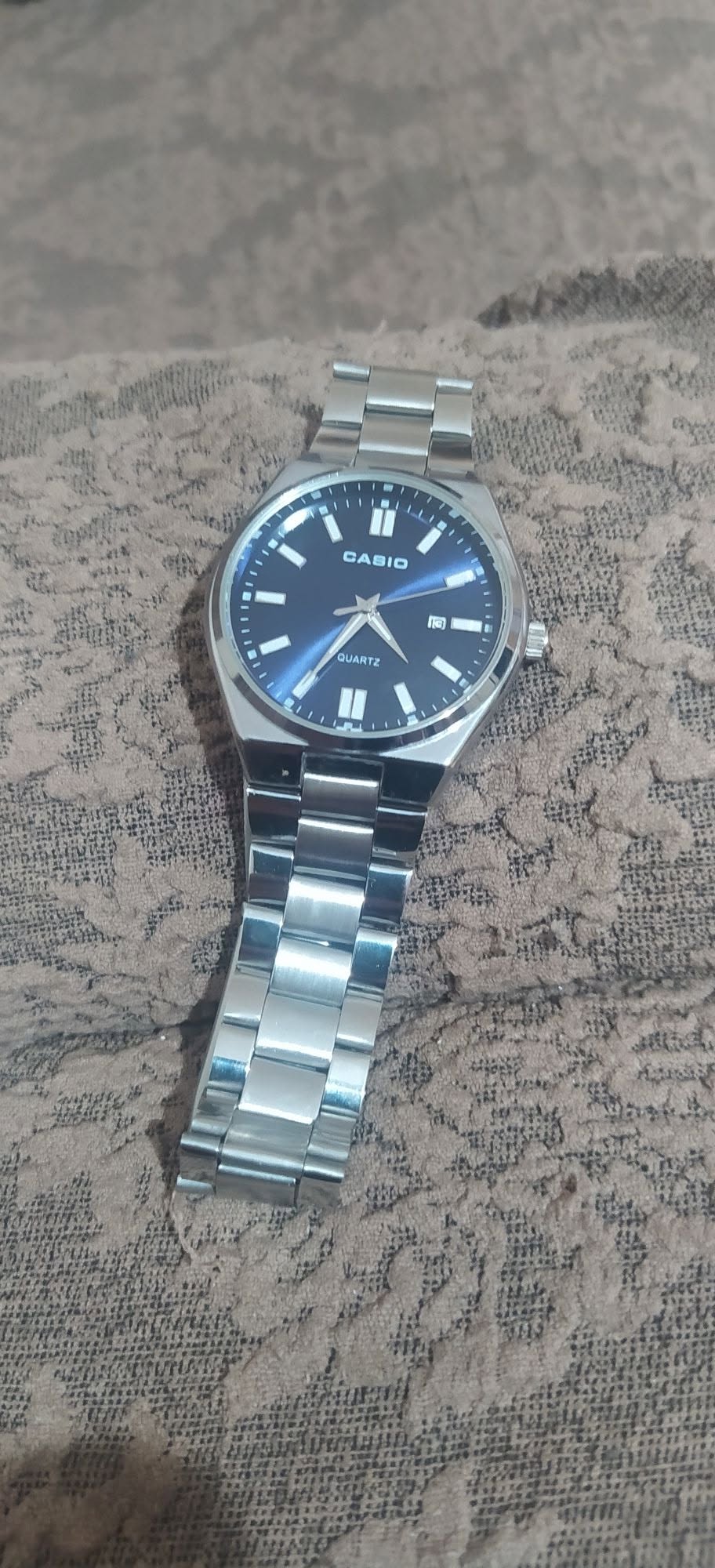 Casio კვარცის საათი, ლითონის სტრაპონი