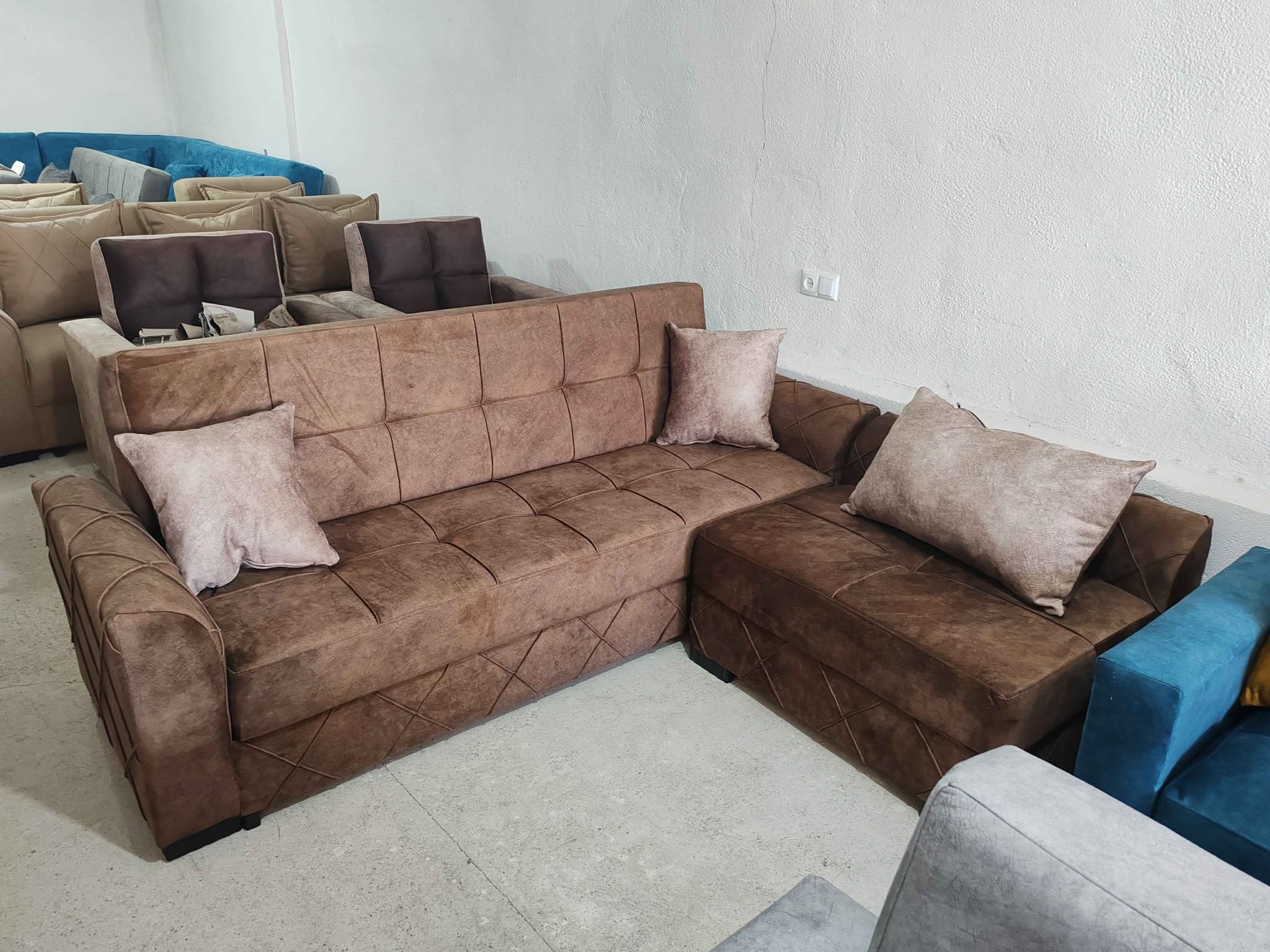 Corner sofa size: 210/170, price 700₾