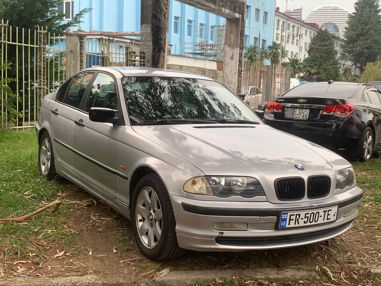 318i — 2,800$