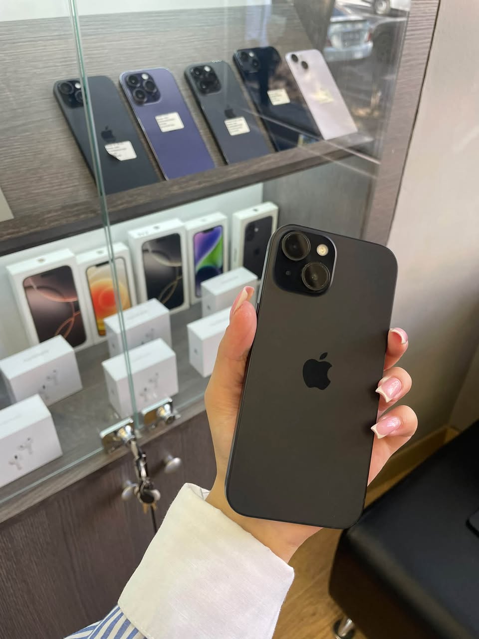 iPhone 15💣 97% 🔋 166cikl👌🏼 128gb😍