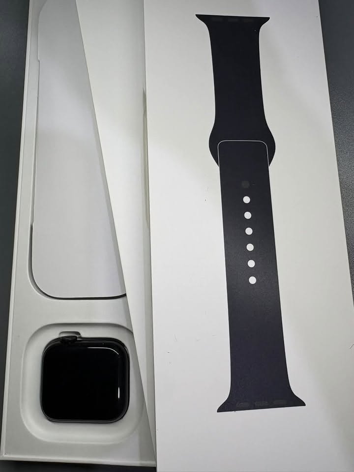 Apple Watch SE (2nd Gen) is for sale