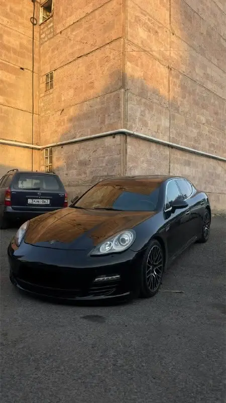Porsche Panamera 4S Sport Chrono 2010 — $15,500